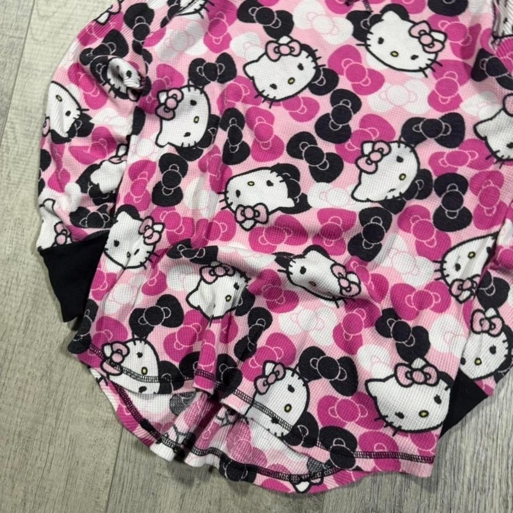 vintage 2010s scene core all over print hello Kitty, long sleeve thermal shirt - Picture 2 of 5